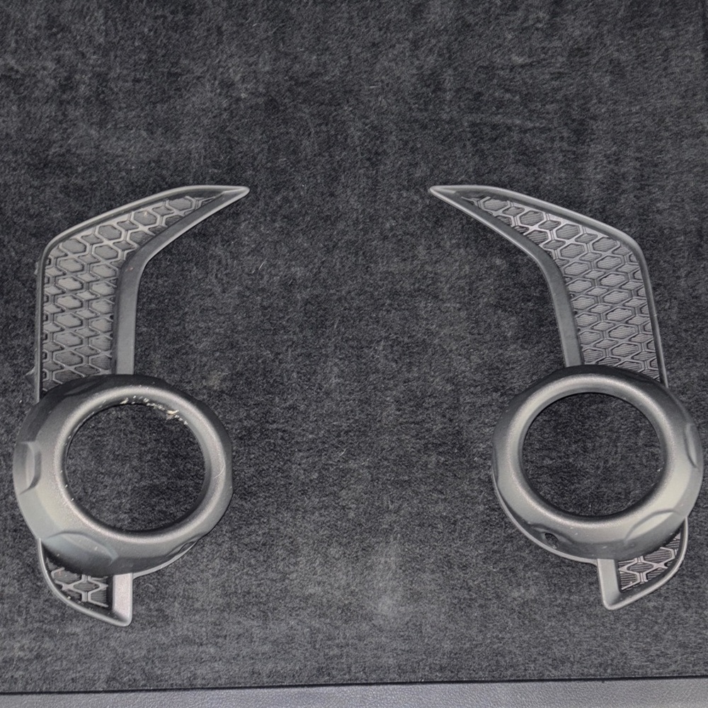 5th Gen 4Runner Fog Light Plastic Trim